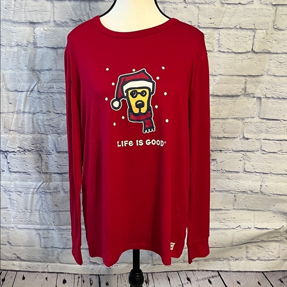 Life Is Good Christmas Long Sleeved Tee NWT Santa Hat Size Medium Red